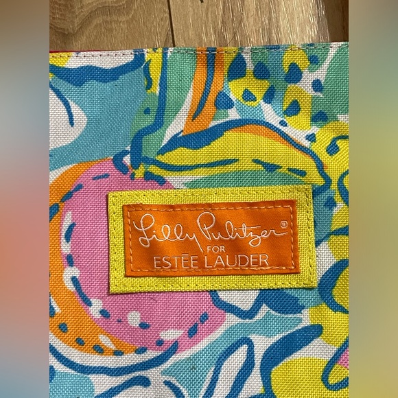 Lilly Pulitzer For Estée Lauder Colorful Floral Print Canvas Tote Bag. - Picture 2 of 15